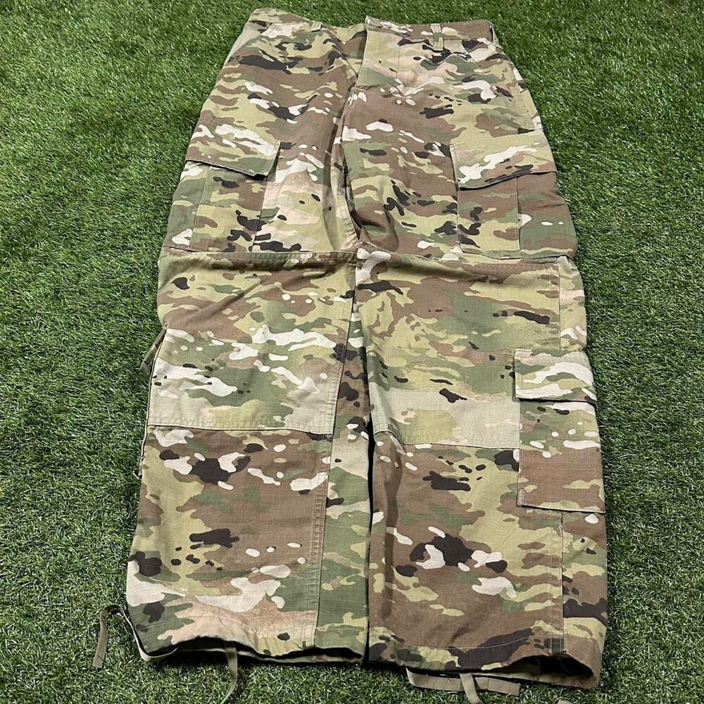 Y2K CAMO CARGO PANTS
